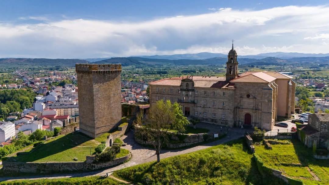 Apartamento Real Monforte De Lemos Esterno foto